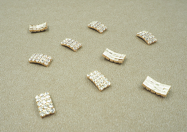 3ラインストーン 金属パーツ_01_ribel.jpg